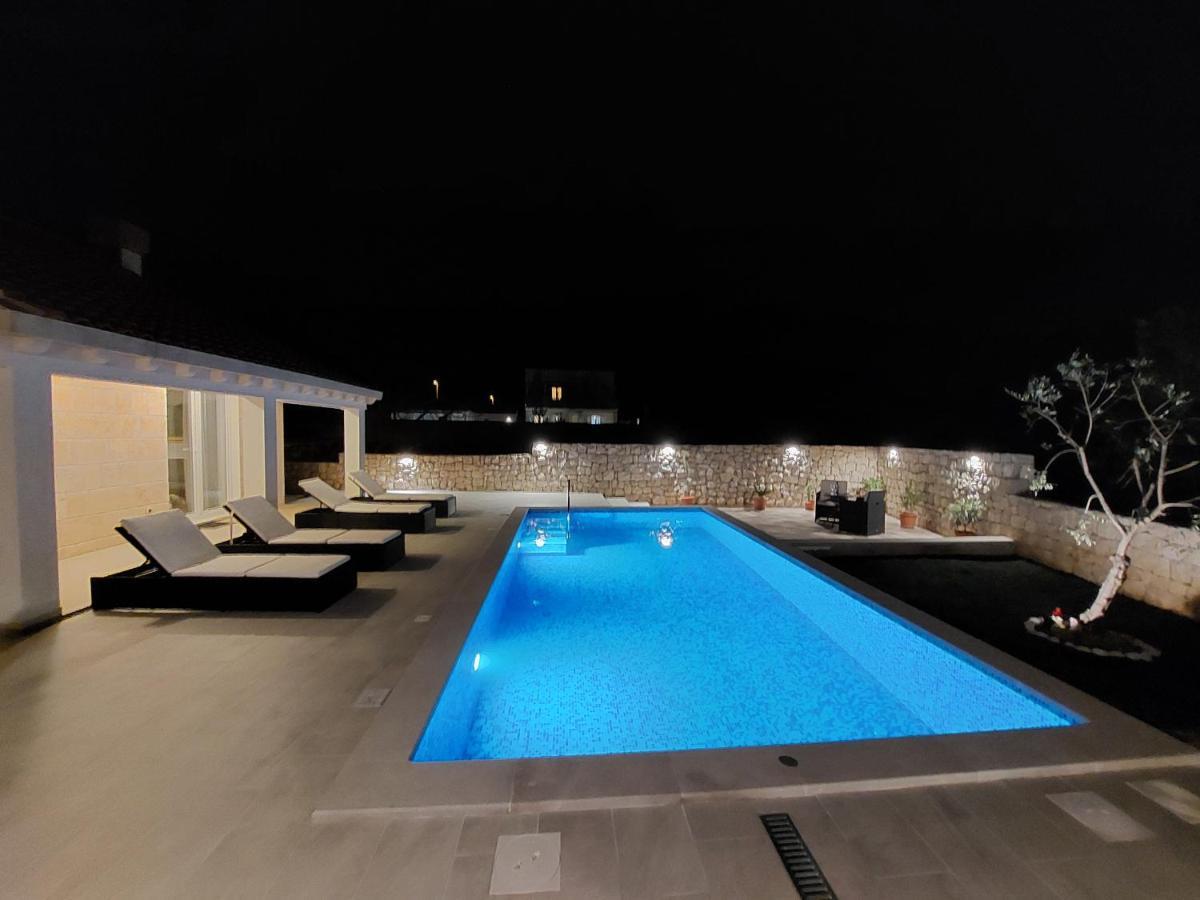 Apartment Holiday Home Doma, Cilipi Near Dubrovnik Exteriör bild
