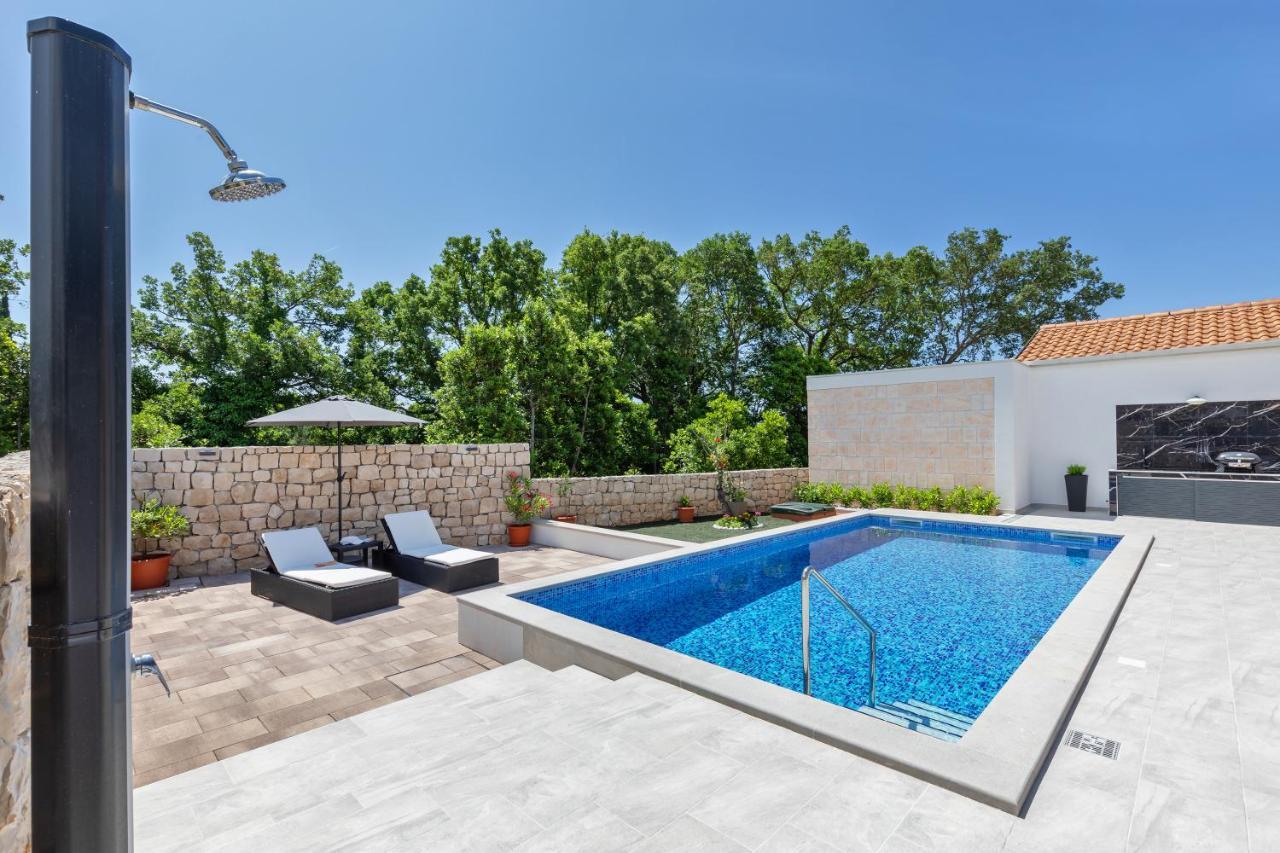 Apartment Holiday Home Doma, Cilipi Near Dubrovnik Exteriör bild