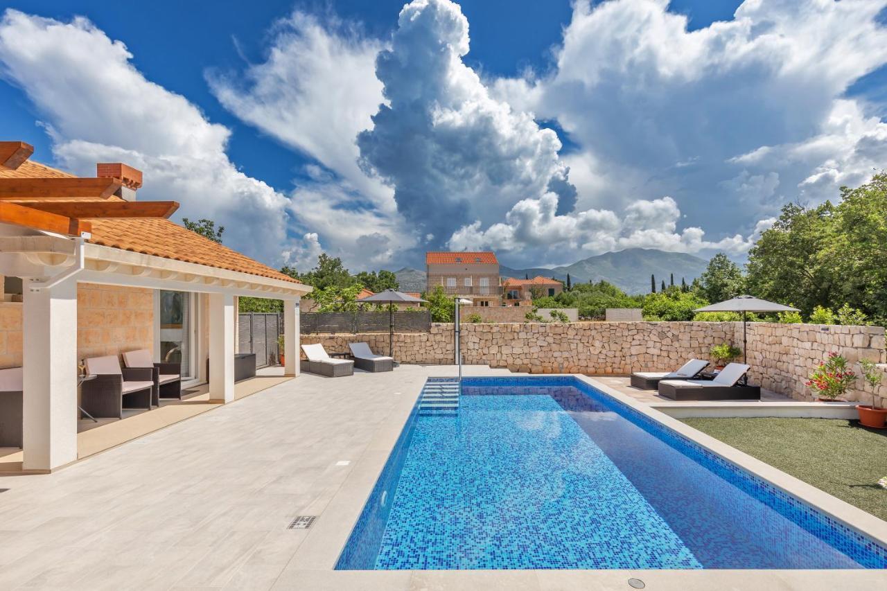 Apartment Holiday Home Doma, Cilipi Near Dubrovnik Exteriör bild