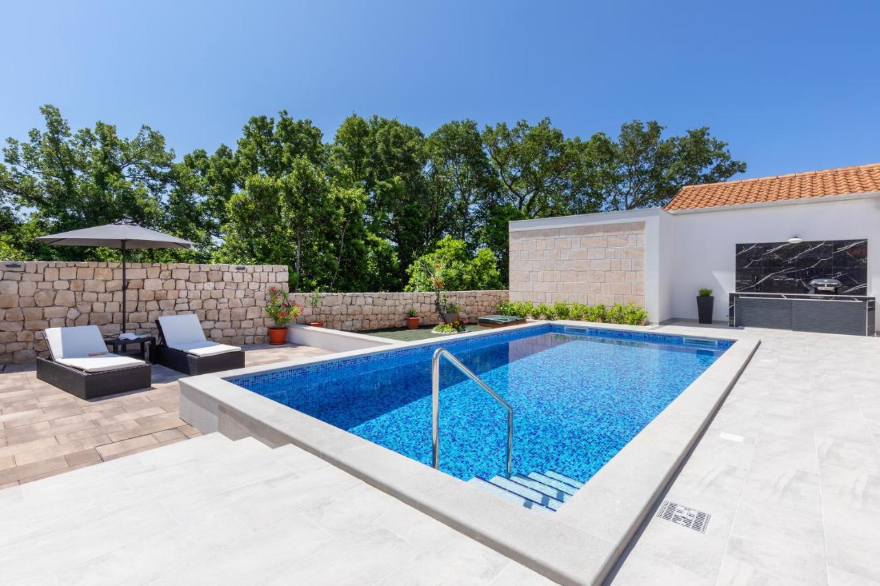 Apartment Holiday Home Doma, Cilipi Near Dubrovnik Exteriör bild