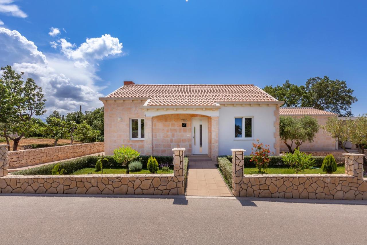Apartment Holiday Home Doma, Cilipi Near Dubrovnik Exteriör bild