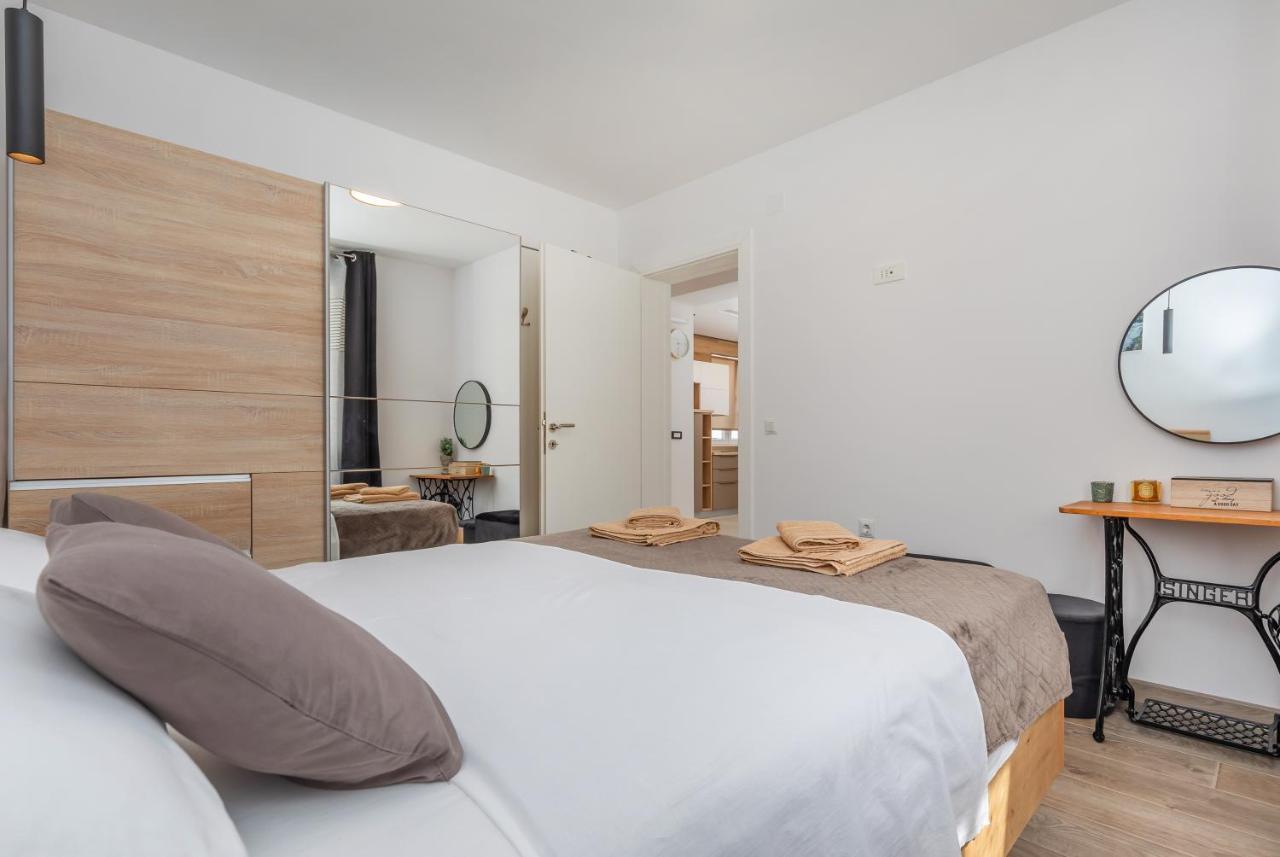 Apartment Holiday Home Doma, Cilipi Near Dubrovnik Exteriör bild