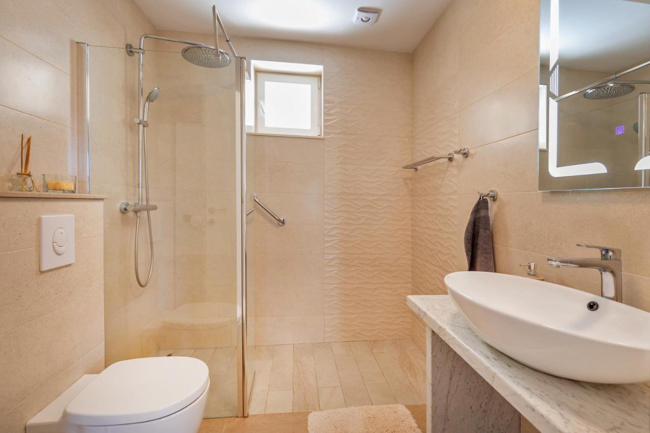 Apartment Holiday Home Doma, Cilipi Near Dubrovnik Exteriör bild