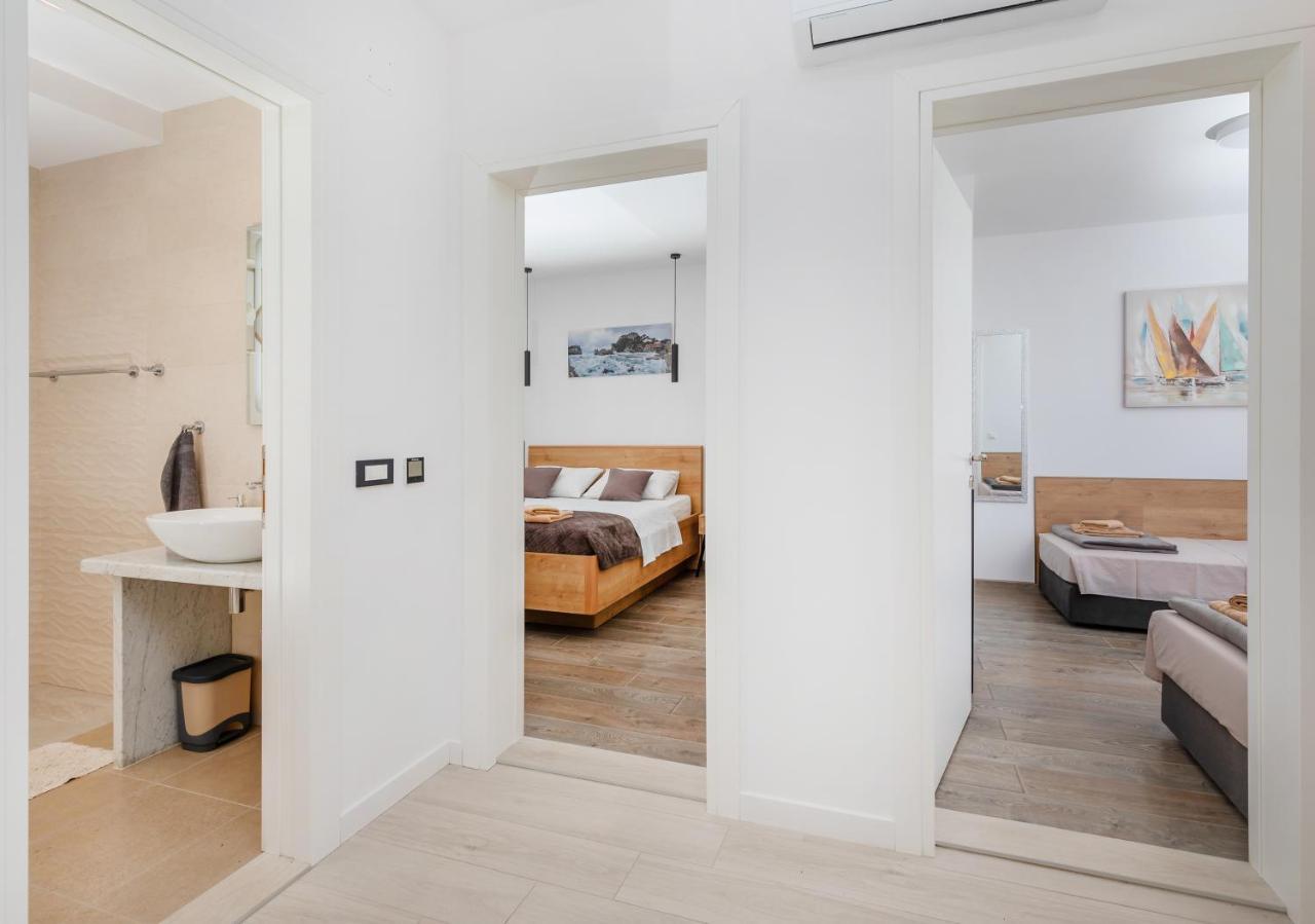 Apartment Holiday Home Doma, Cilipi Near Dubrovnik Exteriör bild