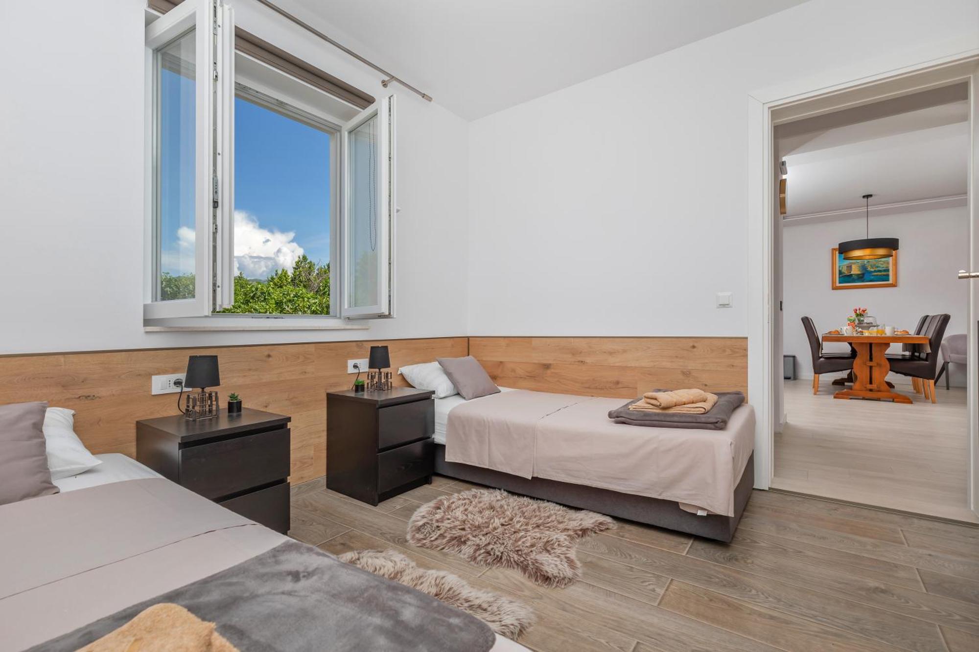 Apartment Holiday Home Doma, Cilipi Near Dubrovnik Rum bild
